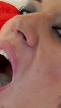 Euro Threesome with 2 Blondes, Anal and Sperm-swap