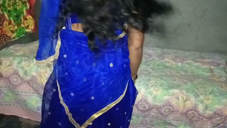 Savita5343: Eu uso um sari pela primeira vez e meu meio-irmão...
