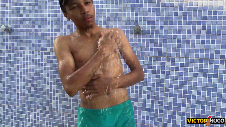 VictorHugo: Mujer casada con un hombre con una gran polla