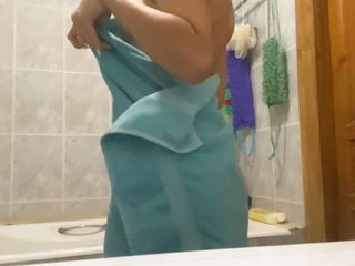 Alexa Holli: Hot Slut Caresses Her Big Clit in the Bathroom Naked...