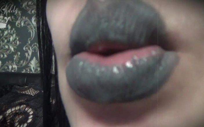 Goddess Misha Goldy: Mijn nieuwe #lipstickfetish en #vorefetish video preview: 5 collors voor mijn lippen &amp;amp; Gummy...