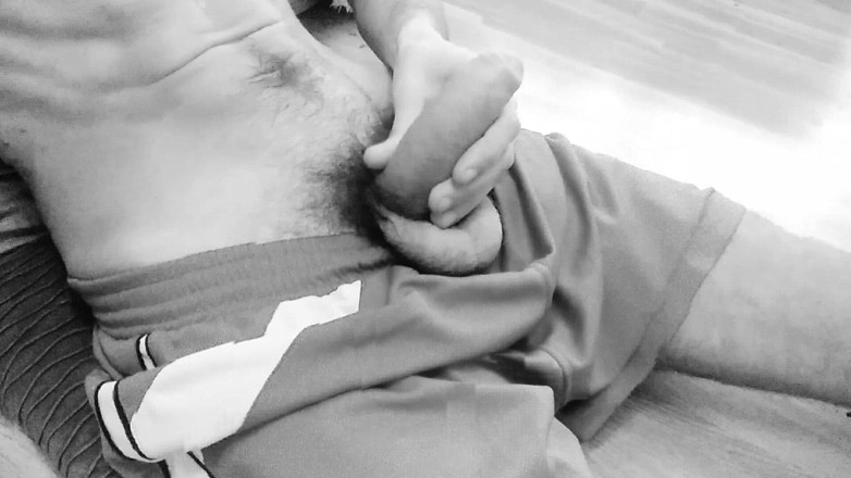 Elvissc: Vintage porn man com bom corpo masturba seu pau perfeito...