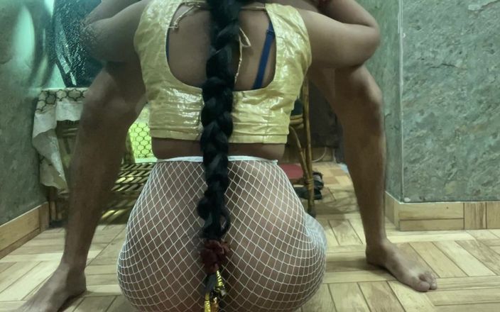 desi_babe1234: भारतीय शरारती भाभी गंदी बात कर रही है और छेड़ रही है उसकी चूत की जोरदार चुदाई