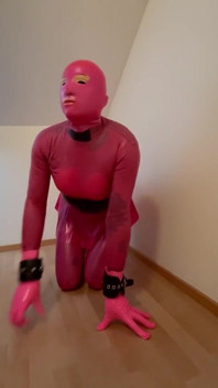 Pembe rubberdoll kadın kılıklı köle kız fullrubber üç lateks katman