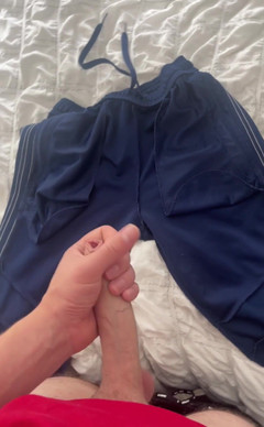 jay jenson: 所以一个奴隶一直在乞求我让他有这些慢跑者，所以我一直在加载他们