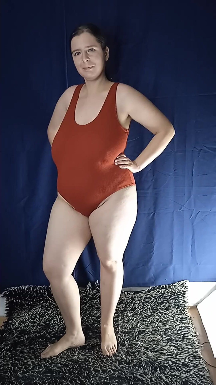 Lena Rose: Encore des maillots de bain une pièce pour une femme...