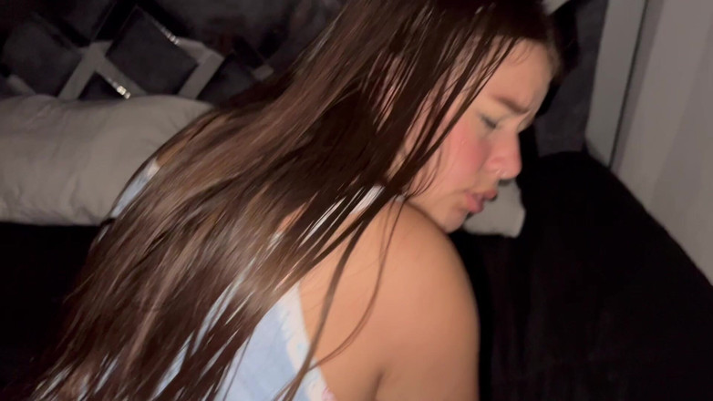 MilanRodriguez: Je Baise Ma Demi-soeur Sexy Dans Sa Chambre « on Est Enfin...