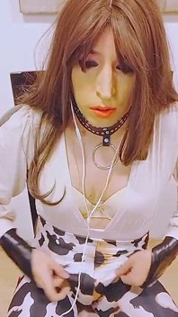 Erkekler hakkında hayal kuran crossdresser dokunurken