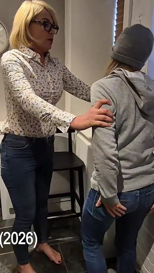 Alisha's Spanking & Mouthsoaping (Strafkamer) Alisha's Spanking & Mouthsoaping (Strafkamer)