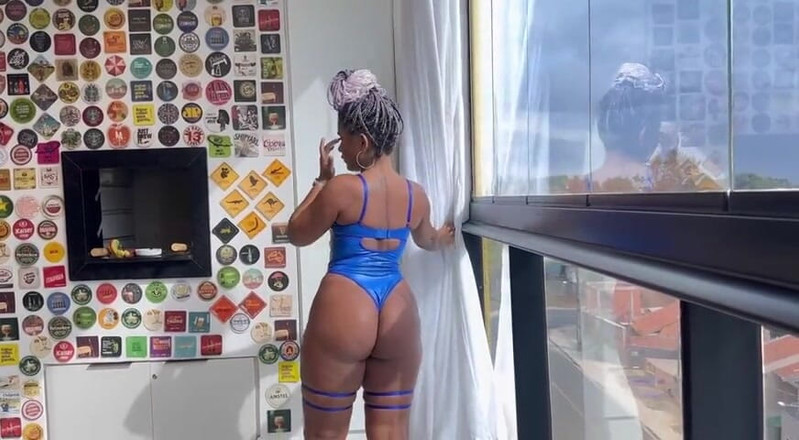 Dom Igor: Sletterige getrouwde vrouw alleen met haar zwager thuis