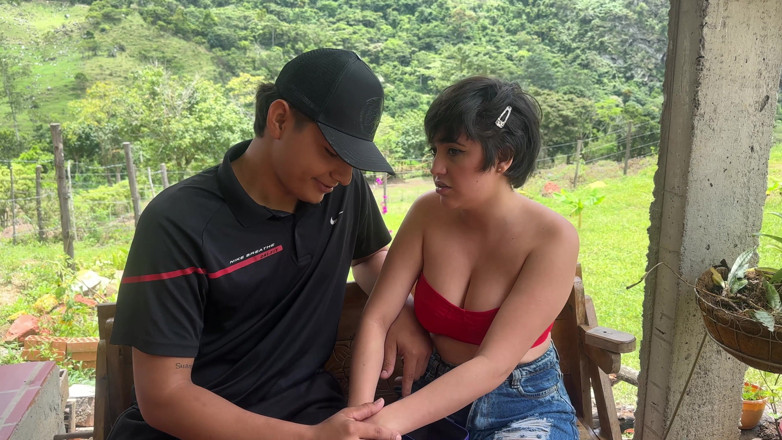 ManuelaAlvarez: 森の真ん中にあるキャンプ場で休暇を過ごしている間、私は金持ちの義理の妹とセックスします。私は彼女のマンコを私のミルクで満たします。