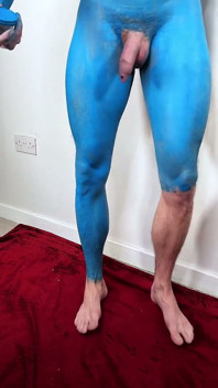 Je me fais une bodypain à poil dans le joue de Spiderman