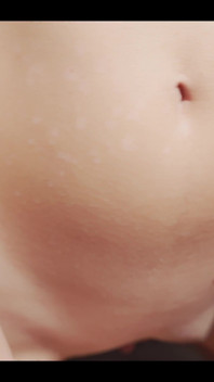 Tôi cọ xát âm hộ cạo lông của tôi trên con cu của anh ấy và sau đó cưỡi anh ta