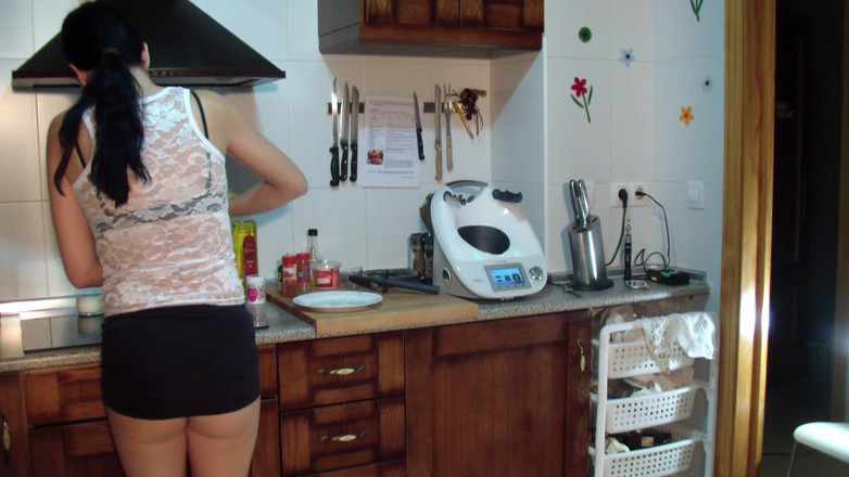 Spaingirl Natalie: Benimle Seksi Yemek Yapma