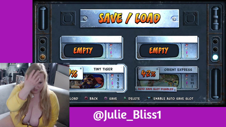Julie Bliss: Gamer girl - crash bandicoot 3