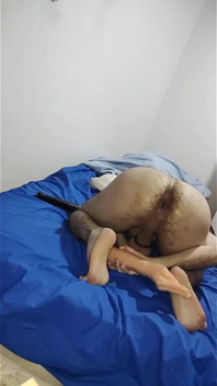 케이지에 있는 것이 너무 기분이 좋았지만, 결국 열리고 재미는 끝났습니다. 2부 순진한