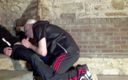 HUMLIATION AND SPANKING PORN: Umiliazione dura nel seminterrato da parte di una insneaker badboy