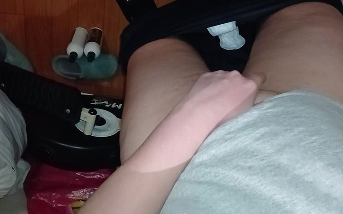 Lesbian-candys: Моя сводная сестра и я тайно мастурбируют
