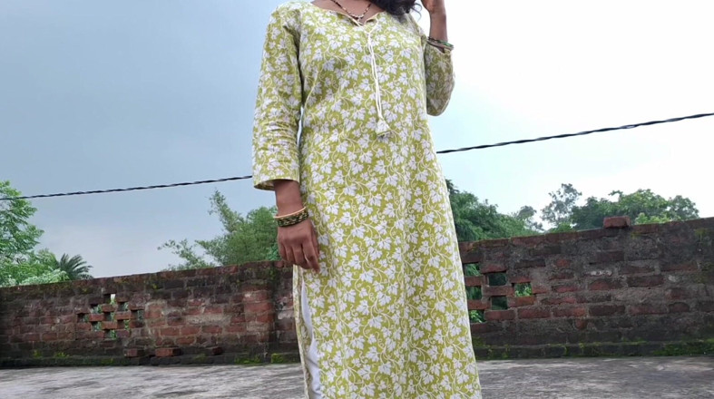 Sumaj: Indian Stepdaughter Seduces Her Stepfather for Sex