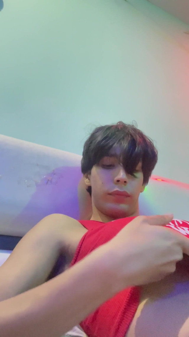 So Horny (Kissing me) So Horny (Kissing me)