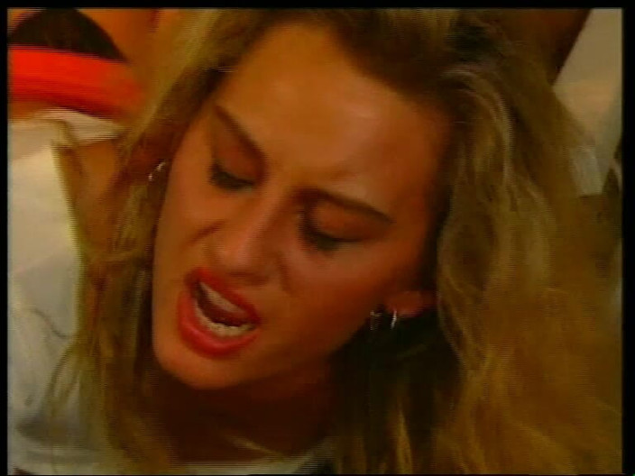 Vintage megastore: Свидание с друзьями становится оргией