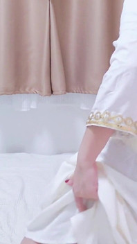 สาวฮิญาบมาเลเซียหยอกล้อกับอาบายาผิวขาวอวดตูด