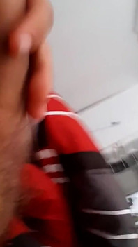 Masturbando solo, depois de 3 dias de folga, eu finalmente peguei uma enorme porca