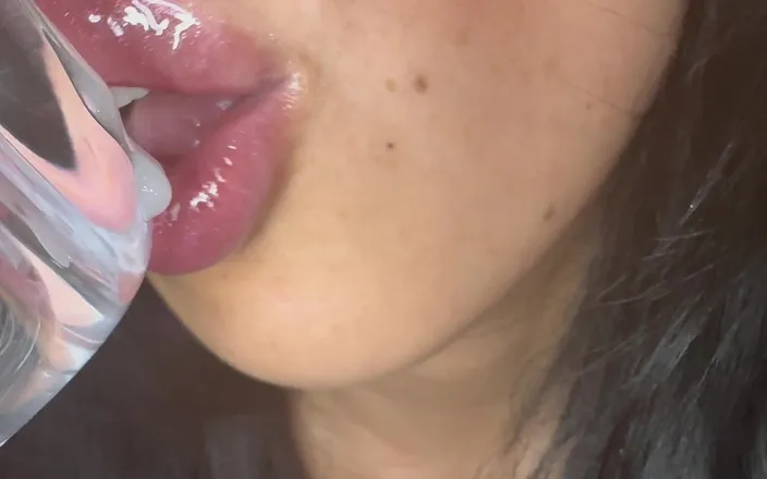 Asmr_mouth: A Loooot of Lipgloss When I Kiss