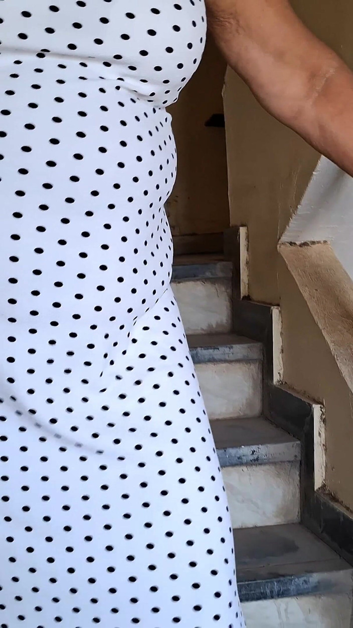 TABOOBREAKERS: Olhe para mim, meu sari, meus lábios, quadris