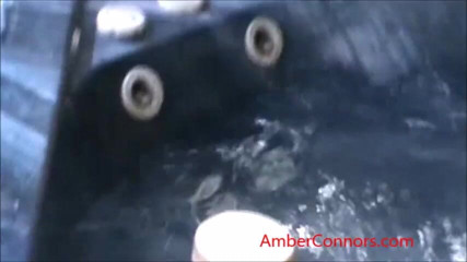 Amber Connors: Rilassarsi nella vasca idromassaggio