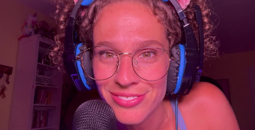 VibeWithMommy: Ive hikaye anlatma ve seks aşkımı yaramaz ninniler olarak adlandıracağım şeyde...