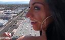 GS studio: Une MILF brune latina à gros nichons se fait baiser