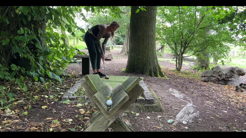 English Psycho: 영국 사이코에게 숲에서 따먹히는 핫한 금발 트랜스 소녀 Lily Adick