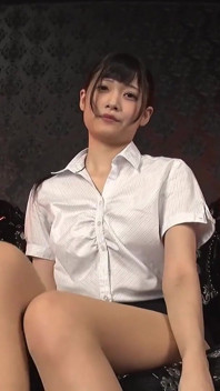 Beautiful Legs & Sole Fetish Handjob by Suzu Yamai