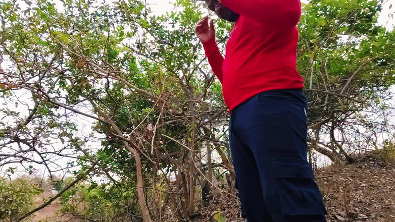 Premi pooja: 내 자지를 빨아주는 거유 밀프