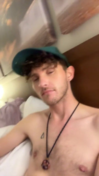 Horny Slut Wants to Get Fucked in Hotel