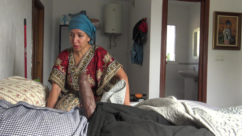 Souzan Halabi: Cleaning Cheats with Black Tourist in Hotel in Istanbul