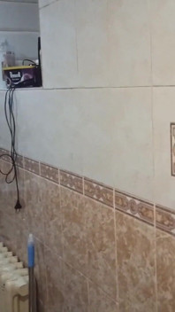 Baiser la salle de bain avec le sexe oral
