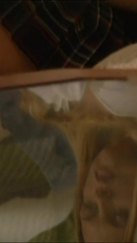 Děvka a sexy teen si užívá lesbické šukání