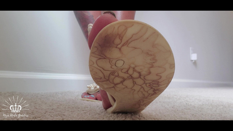 Mya Mula Goddess: Série sur des tapis de porte humains, se faire menter...