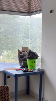마침내 직원과 단둘이 남게 되었고, 제 환상이 현실이 되었습니다