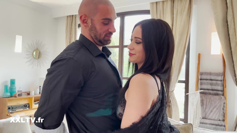 XXLTVFR: Lolla Bellucci ile yaramaz bir öğleden sonra
