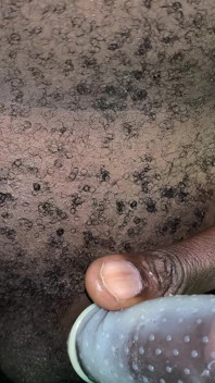 Ev yapımı amatör Afrikalı sahibe Kenyalı yarağa biniyor