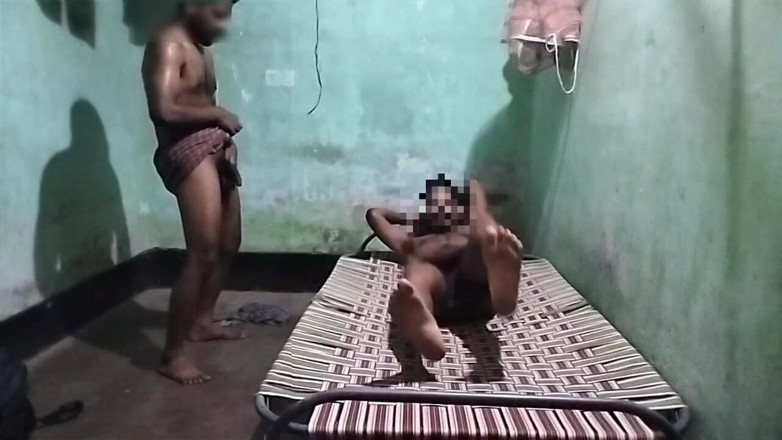 Desi Tits: ปู่เพื่อนบ้านเย็ดหนุ่มร่างสองหนุ่ม