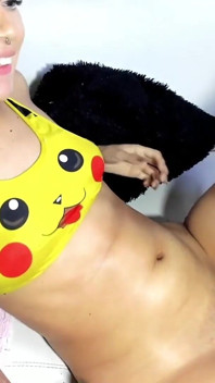 Una dita, l'altra geme come un matto