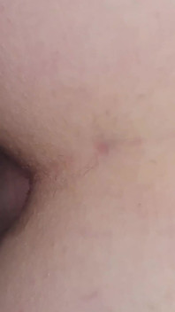 Sex anal și pulă grasă (orgasm feminin și spermă în anal) Ea se pișă de la un orgasm puternic