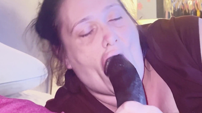 Magic gums: Hot Thick Midget Suck and Slurping on a BBC