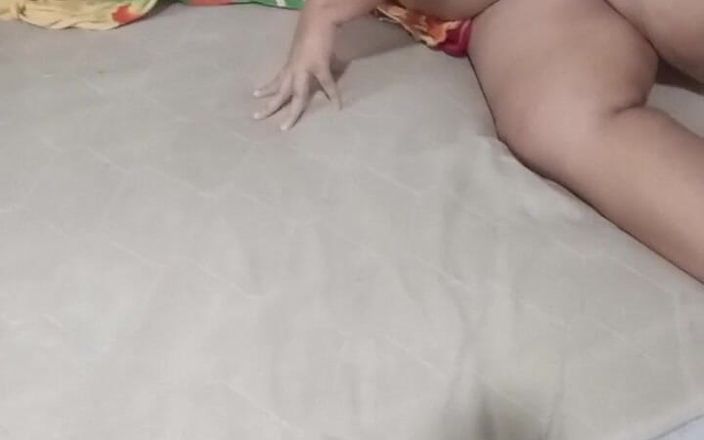 Gordita Culo Rico: 当我的女朋友不在家时，我操我的岳母