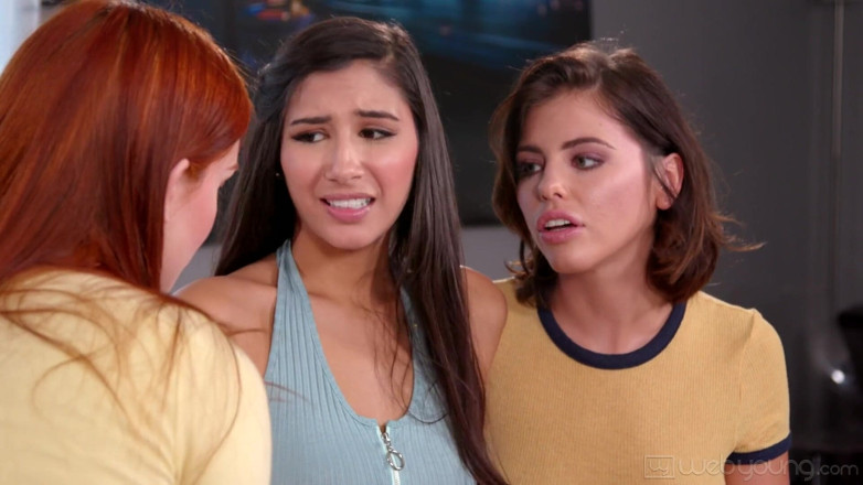 Web Young: Seksi maya kendrick aptal test sonuçlarından sonra Adriana Chechik ve...
