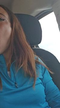 Memberus Gigi Di Dalam Kereta Saya